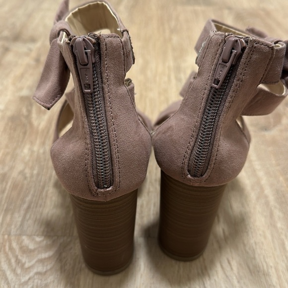 LC LAUREN CONRAD | Mauve Bow Girlfriend Block High Heels - Picture 6 of 7